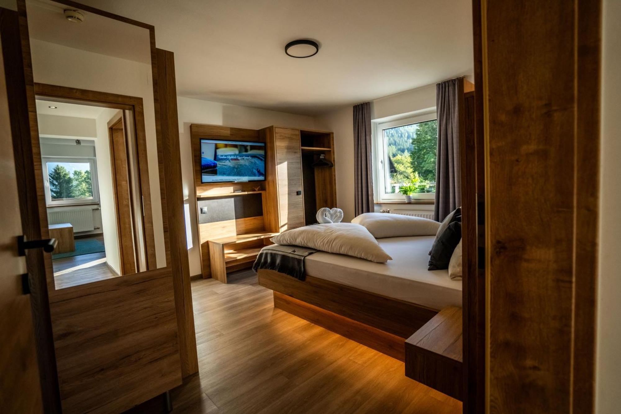 Tiroler Alpblick Appartements Ервалд Екстериор снимка